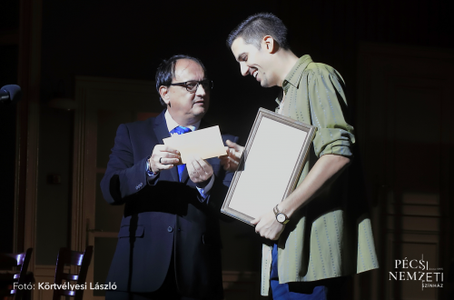 Takaró Kristóf színművész nyerte el a 2023. évi Szendrő József-díjat című galéria kiemelt képe