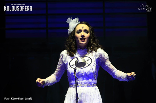 Koldusopera - Polly: LIPICS Franciska, Lucy: ÁRKI Lili Katalin #22