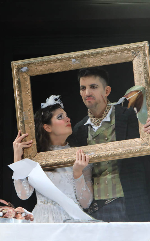 Koldusopera - Polly: BOCSKAI Virág, Lucy: GOMBÓ Viola Lotti című galéria illusztrációs képe