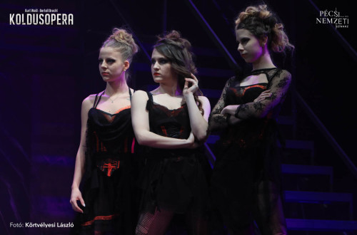 Koldusopera - Polly: BOCSKAI Virág, Lucy: GOMBÓ Viola Lotti #42