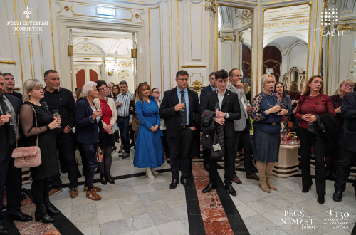 Új pécsi pezsgővel koccintott a város a Pécsi Nemzeti Színházban #17