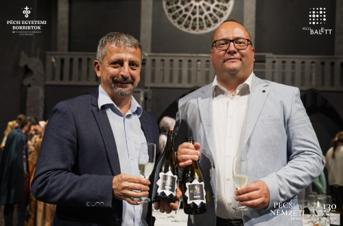 Új pécsi pezsgővel koccintott a város a Pécsi Nemzeti Színházban #50