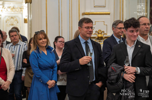 Új pécsi pezsgővel koccintott a város a Pécsi Nemzeti Színházban #19