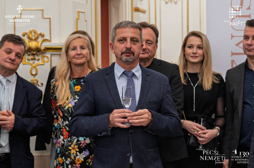 Új pécsi pezsgővel koccintott a város a Pécsi Nemzeti Színházban #21