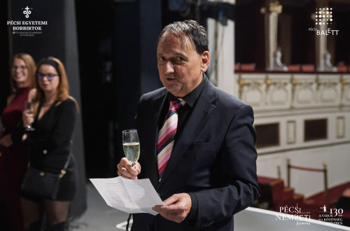 Új pécsi pezsgővel koccintott a város a Pécsi Nemzeti Színházban #36