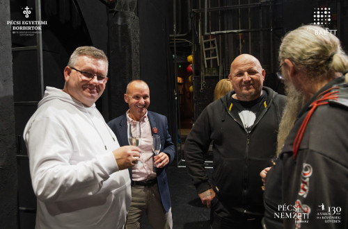 Új pécsi pezsgővel koccintott a város a Pécsi Nemzeti Színházban #52