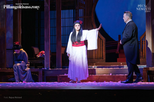 Cso-Cso-Szán: FERENCZY Orsolya, Pinkerton: BONCSÉR Gergyely, Sharpless: BOGNÁR Szabolcs, Suzuki: HUNYADI Donatella #97