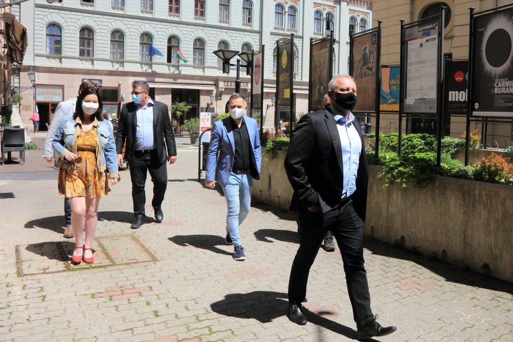 Pécs vezetői színházunkban című hír kiemelt képe