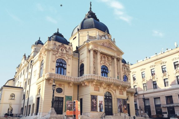 Májusi, júniusi műsor, előfoglalás, jegyvásárlás március 30-tól című hír kiemelt képe