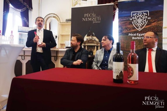 A Pécsi Nemzeti Színház bemutatta a SzínHáz borait című hír kiemelt képe