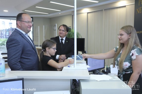 Váltson Ön is színházbérletet! című hír kiemelt képe