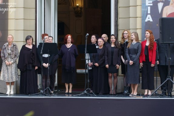 Operagála a Színház téren! című hír kiemelt képe