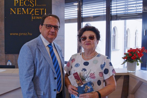 Bérletajándékozás című hír illusztrációs képe
