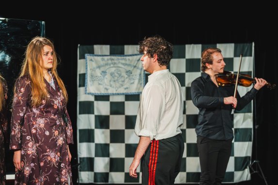 A Gézagyerek a Pécsi Nemzeti Színházban! című hír illusztrációs képe