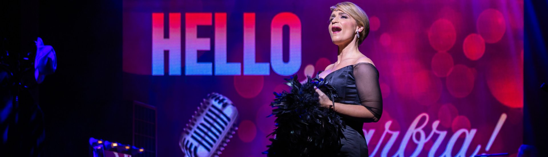 Helló Barbra! című előadás kiemelt képe a Pécsi Nemzeti Színházból