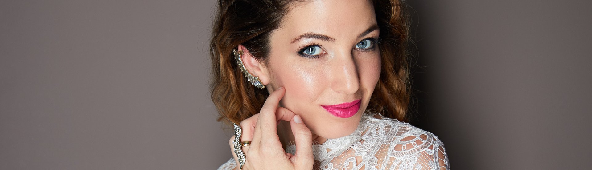 REFLEKTORFÉNYBEN című előadás kiemelt képe a Pécsi Nemzeti Színházból