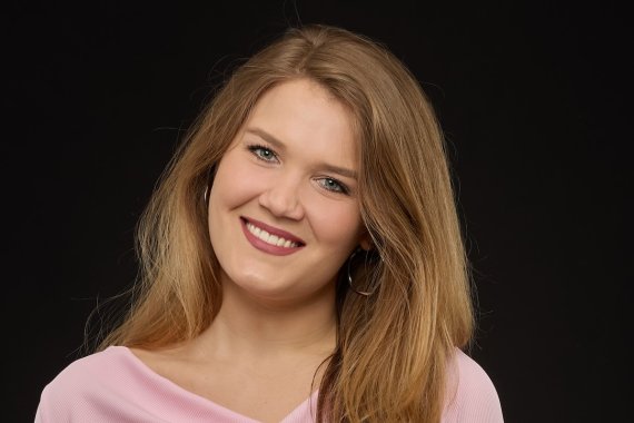 Fruzsina Bayer portréja