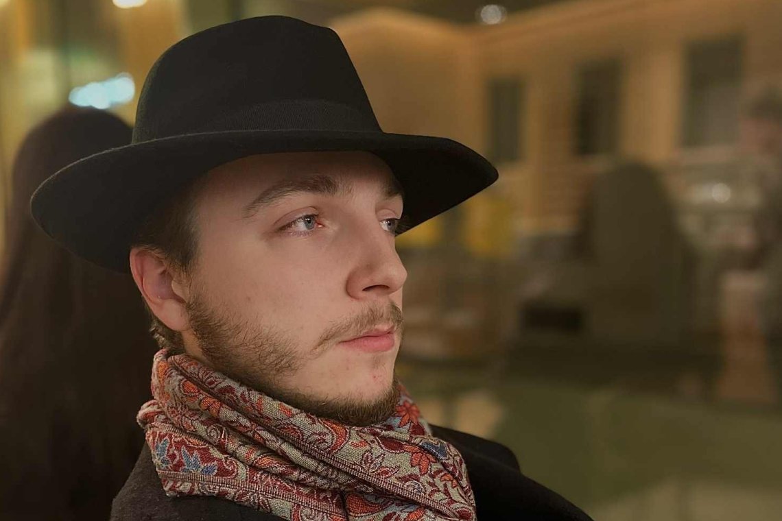 Tóth Lázár portréja a Pécsi Nemzeti Színház tagjáról