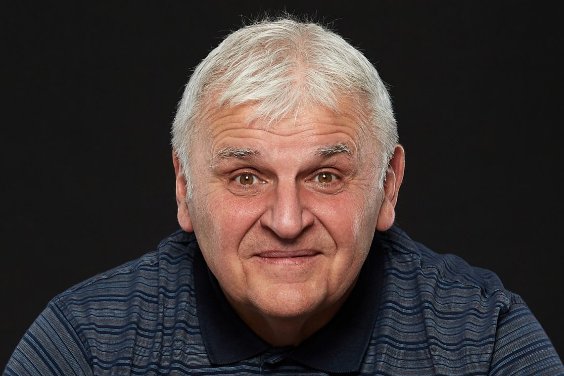 Stenczer Béla portréja a Pécsi Nemzeti Színház tagjáról