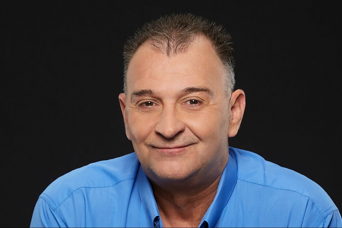Tilesch Nándor portréja a Pécsi Nemzeti Színház tagjáról