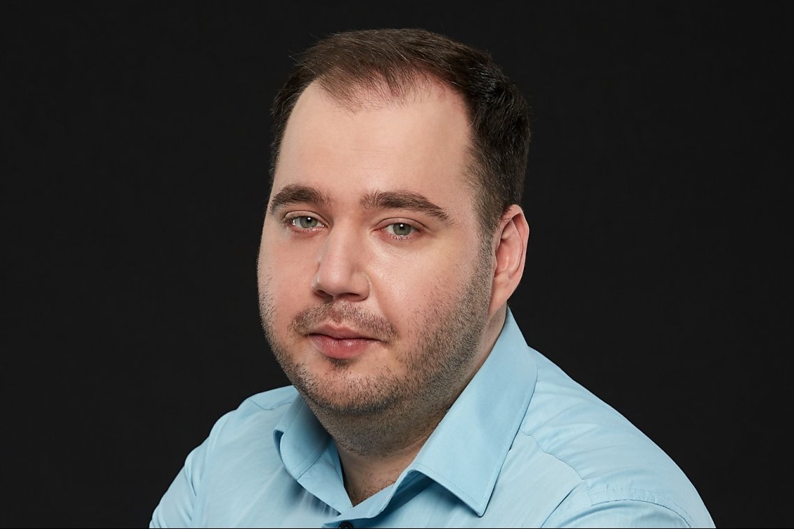 Dékány Dominik portréja a Pécsi Nemzeti Színház tagjáról