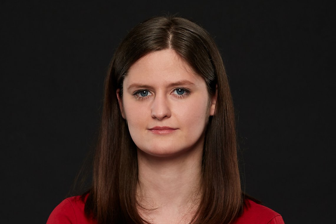 Kodba Dzsenifer portréja a Pécsi Nemzeti Színház tagjáról